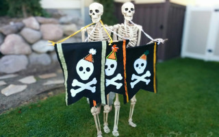 Felt Skull Banner